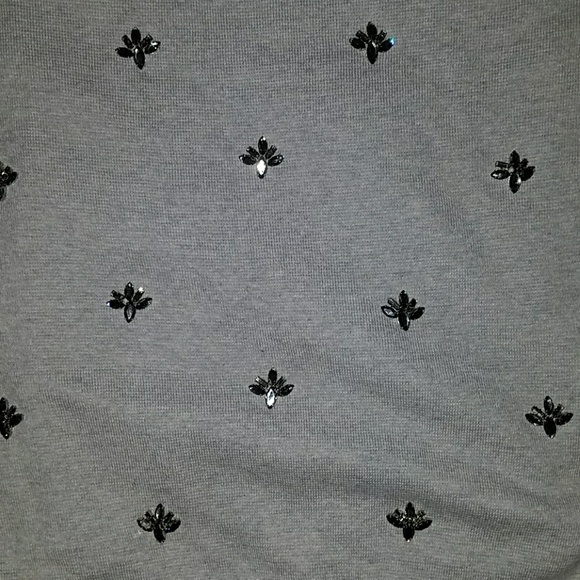 ● gorgeous loft sweater ● - Picture 2 of 4